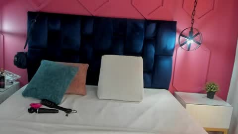 Hanny  online show from May 31, 12:01 pm