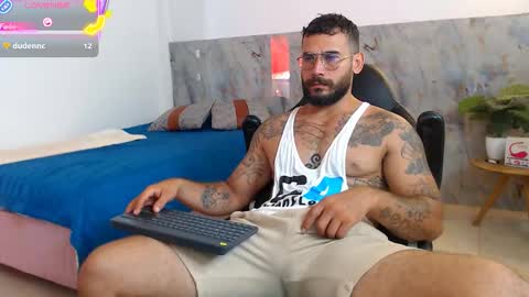 Snapshot of hanz_col chatting on October 28, 12:41 pm hanz_col online show from October 28, 12:41 pm