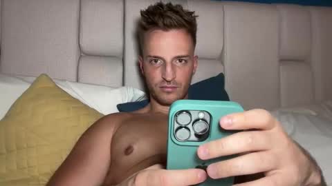 Snapshot of hanzlagerfelt chatting on November 5, 11:05 pm hanzlagerfelt online show from November 5, 11:05 pm