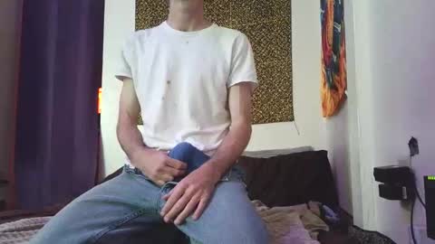 Snapshot of happy82081 chatting on April 8, 9:26 pm happy guy online show from April 8, 9:26 pm