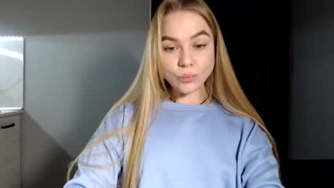 happy_fox_ online show from December 25, 9:43 pm