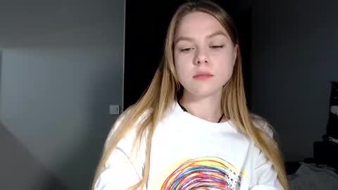 happy_fox_ online show from February 11, 8:36 pm