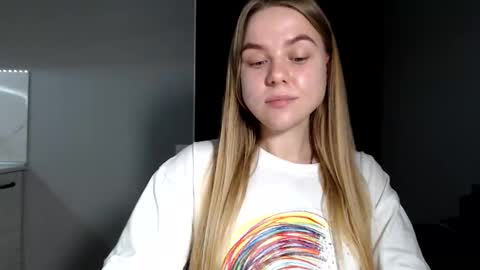 happy_fox_ online show from March 31, 8:31 pm