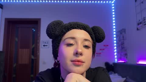 Snapshot of happy_milly chatting on October 20, 5:57 pm Call me Milly online show from October 20, 5:57 pm