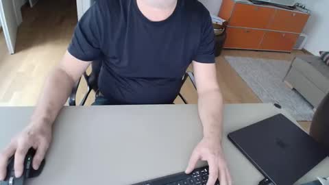 Cum for you online show from April 3, 8:12 am