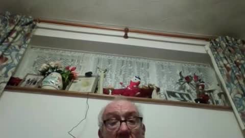 Snapshot of happydaysss65 chatting on October 26, 7:31 pm happydaysss65 online show from October 26, 7:31 pm