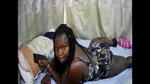 Snapshot of happysonia chatting on May 6, 6:41 am happysonia online show from May 6, 6:41 am