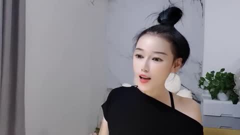 happysweety1688 online show from October 12, 4:28 pm