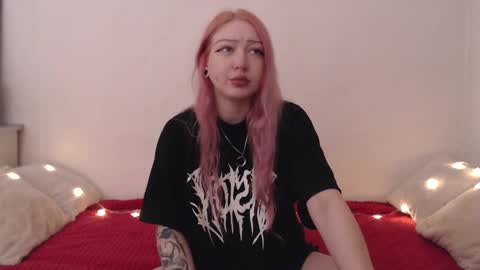 Snapshot of hardcore_x chatting on March 1, 10:34 pm Emily online show from March 1, 10:34 pm