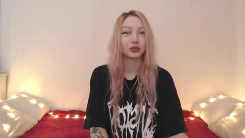 Emily online show from June 3, 9:53 pm