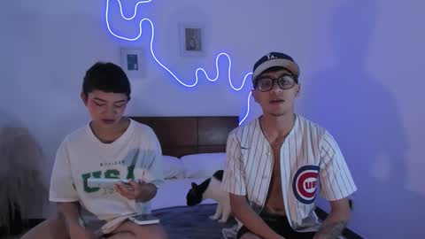 Snapshot of hardcoreheat_ind chatting on February 8, 10:57 pm kade and demi independent models online show from February 8, 10:57 pm