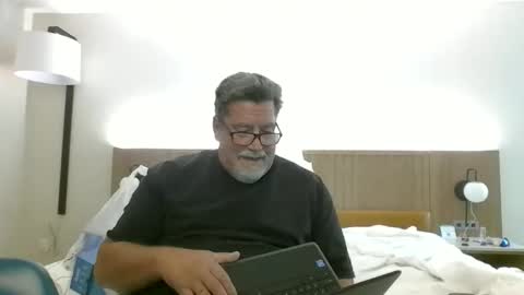 Snapshot of hardfreak4you chatting on November 4, 4:33 am hardfreak4you online show from November 4, 4:33 am