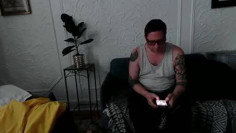 hardigan online show from November 11, 7:58 pm