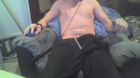 Snapshot of hardmiccccccc chatting on March 5, 7:16 am BABY online show from March 5, 7:16 am