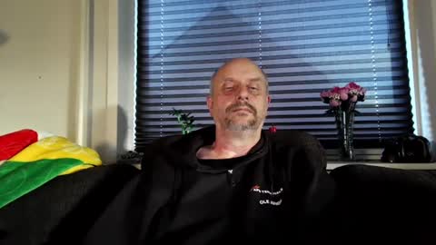 Snapshot of hardmrlazy chatting on June 9, 6:19 pm MrLazy online show from June 9, 6:19 pm