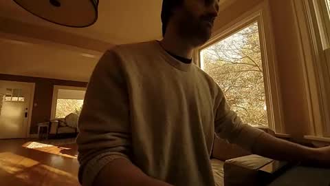 Tom online show from November 8, 9:46 pm