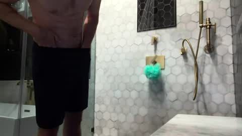 hardtoswallow1 online show from July 17, 2:29 am