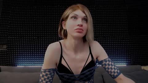 Miss Hardy online show from March 12, 11:38 am