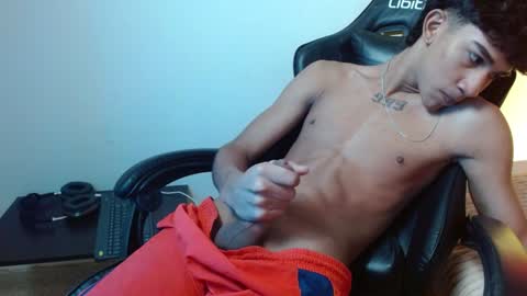 Snapshot of haresandpame_mds chatting on December 23, 4:28 pm Hares online show from December 23, 4:28 pm