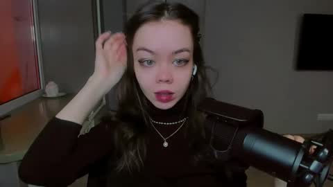 Snapshot of haribo_asmr chatting on February 19, 8:12 am Miss Hari online show from February 19, 8:12 am