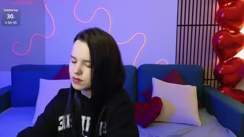 Snapshot of harleen_moore chatting on February 18, 6:37 pm Harleen online show from February 18, 6:37 pm