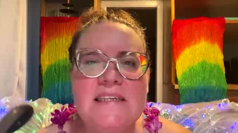 Snapshot of harlequincurve chatting on April 12, 5:45 am Fiiona online show from April 12, 5:45 am