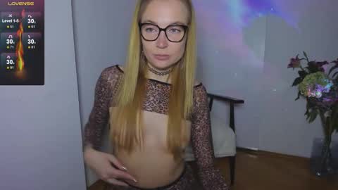 Tasya online show from October 31, 6:53 pm