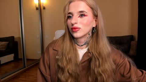 Julia online show from April 9, 5:51 am