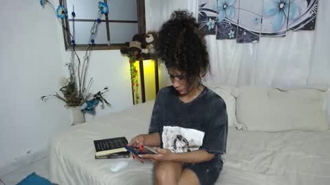 Snapshot of harley_quinns1 chatting on December 14, 8:51 pm harley_quinns1 online show from December 14, 8:51 pm