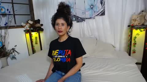 Snapshot of harley_quinns1 chatting on December 20, 3:03 am harley_quinns1 online show from December 20, 3:03 am