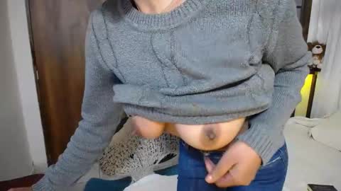 Snapshot of harley_quinns1 chatting on January 9, 12:03 am harley_quinns1 online show from January 9, 12:03 am