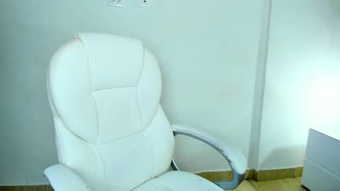 Snapshot of harleyqueen_robbie chatting on September 19, 9:04 pm harleyqueen_robbie online show from September 19, 9:04 pm