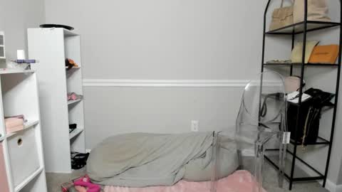 Snapshot of harmonie_marquise chatting on September 30, 8:47 pm Harmonie Marquise online show from September 30, 8:47 pm