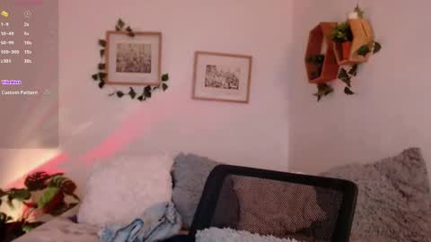 Harmony    Please help me to reach 100 thumbs up online show from September 15, 3:17 am