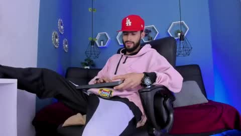 harold_999 online show from May 2, 5:34 am