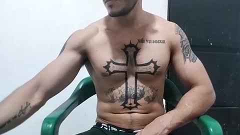 Snapshot of haroldsepulveda chatting on December 21, 6:30 am BOY HOT online show from December 21, 6:30 am