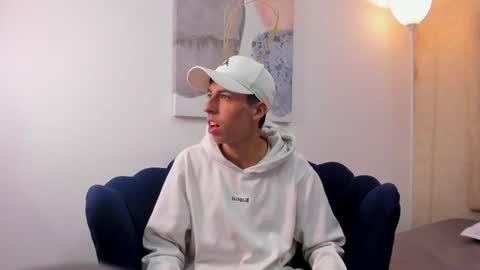 Snapshot of harry_klein chatting on September 23, 12:19 pm H K online show from September 23, 12:19 pm