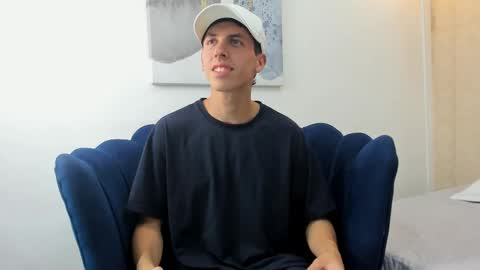 Snapshot of harry_klein chatting on October 2, 8:27 pm H K online show from October 2, 8:27 pm