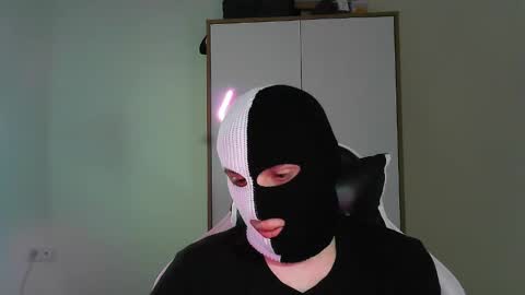 Snapshot of harvey6dent6 chatting on March 28, 10:09 pm Two-Face online show from March 28, 10:09 pm