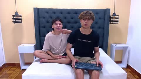 Snapshot of hasan_barry chatting on January 9, 1:39 am Hasan and Barry Boyfriends online show from January 9, 1:39 am