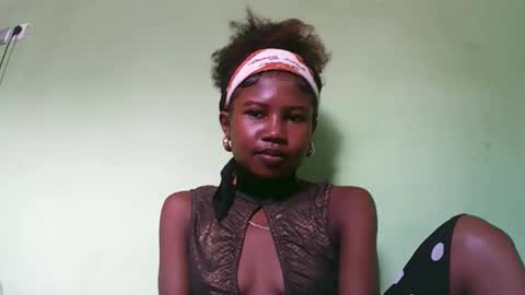 hasleyinah online show from March 3, 8:42 am