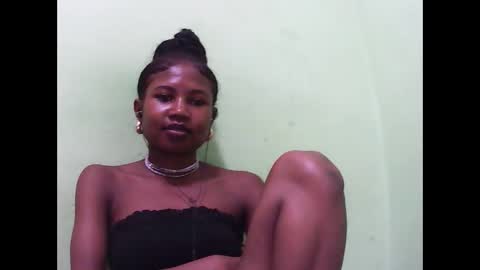 hasleyinah online show from April 7, 9:04 pm