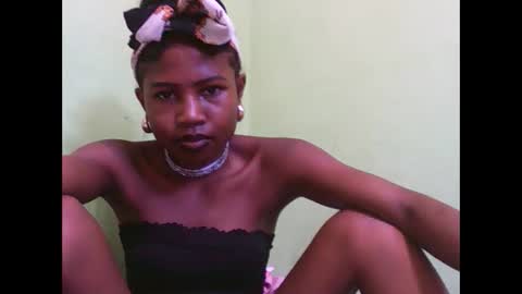 hasleyinah online show from April 8, 12:05 pm