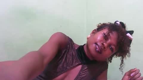 hasleyinah online show from April 16, 4:08 pm