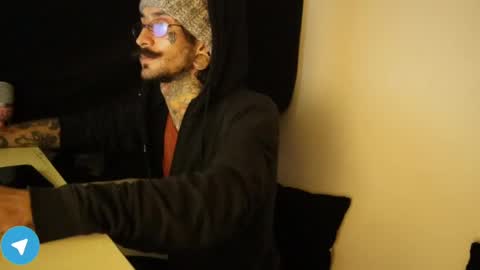 Snapshot of hatsumotokyoto chatting on January 24, 2:07 am More content   2   online show from January 24, 2:07 am