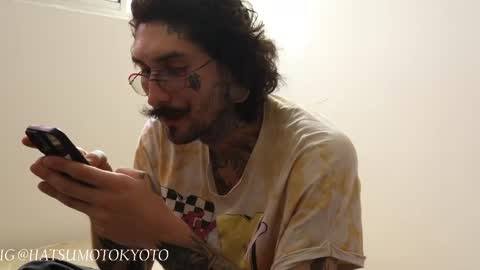 Snapshot of hatsumotokyoto chatting on March 8, 7:53 pm More content   2   online show from March 8, 7:53 pm