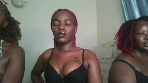 Snapshot of havanna_p1 chatting on July 1, 11:37 pm havanna_p1 online show from July 1, 11:37 pm
