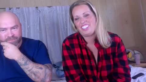 hawktuahgwakgwakmom online show from December 18, 6:32 am