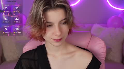 Snapshot of haylaamber chatting on December 2, 8:11 pm haylaamber online show from December 2, 8:11 pm