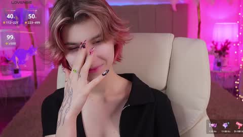 Snapshot of haylaamber chatting on December 11, 2:11 pm haylaamber online show from December 11, 2:11 pm